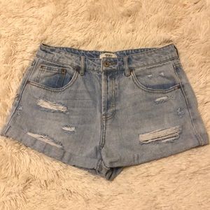 light blue jean distressed high waisted mom short